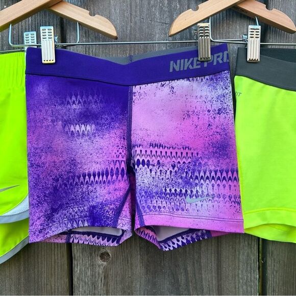 NIKE PRO Shorts Womens Sz Small Compression Training 3.0"  Neon NWOT Spandex - Picture 10 of 15